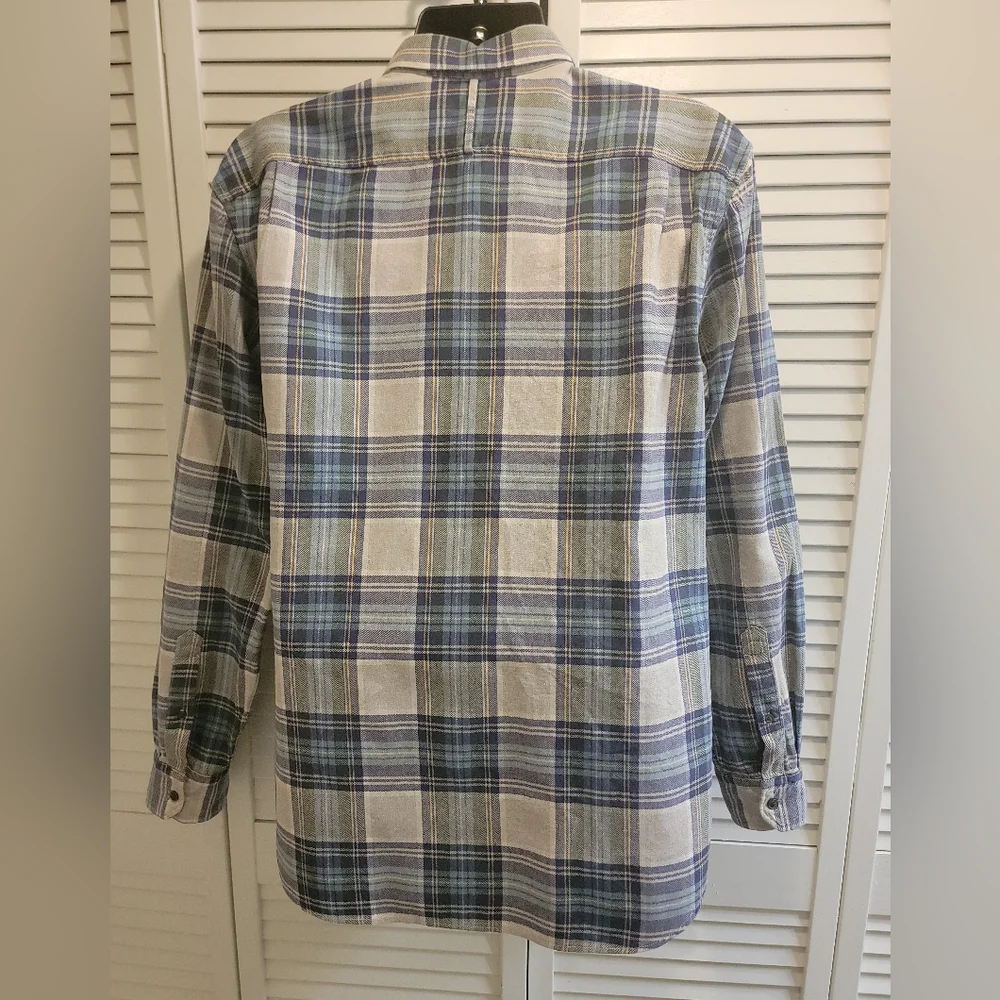 BANANA REPUBLIC FLANNEL BUTTON DOWN SHIRT